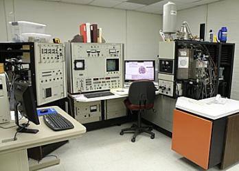 ARL-SEMQ Electron Microprobe with Bruker solid-state energy-dispersive spectrometer (EDS) and four wavelength-dispersive spectrometers (WDS)